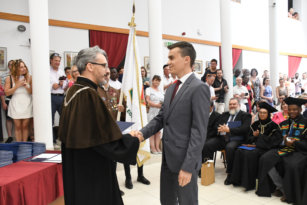 2026-06-26_diplomaoszto_28.jpg